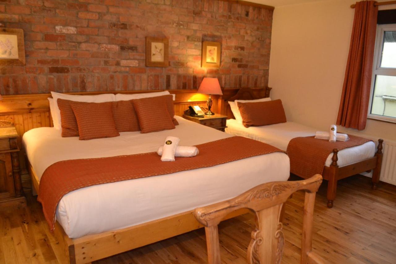 Walsh'S Hotel And Apartments Maghera  Экстерьер фото