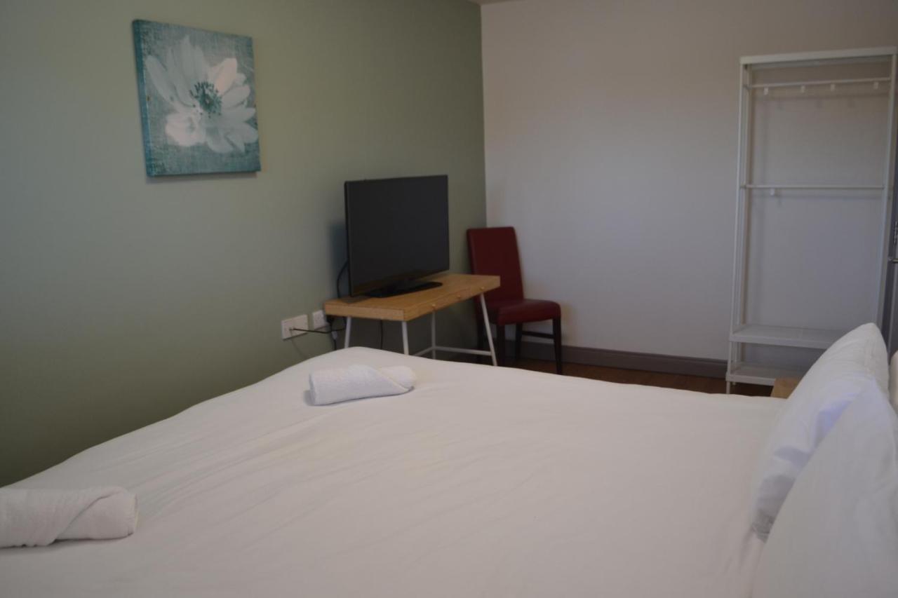 Walsh'S Hotel And Apartments Maghera  Экстерьер фото
