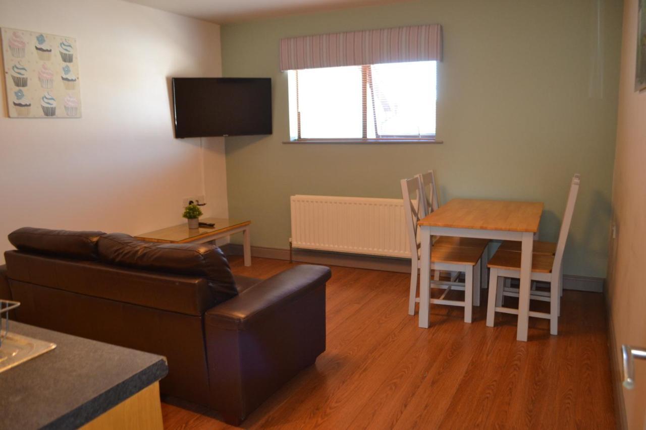 Walsh'S Hotel And Apartments Maghera  Экстерьер фото
