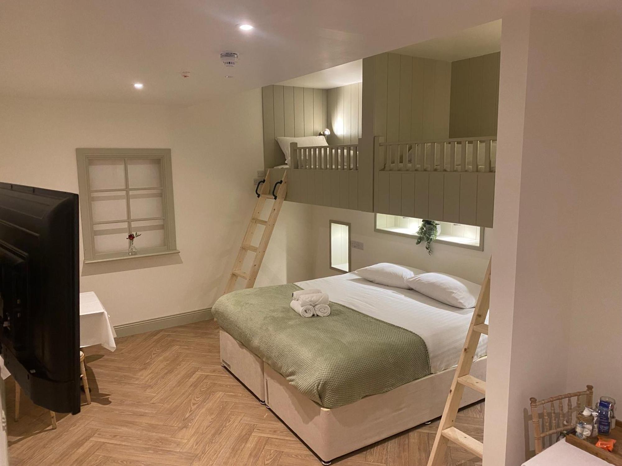 Walsh'S Hotel And Apartments Maghera  Экстерьер фото